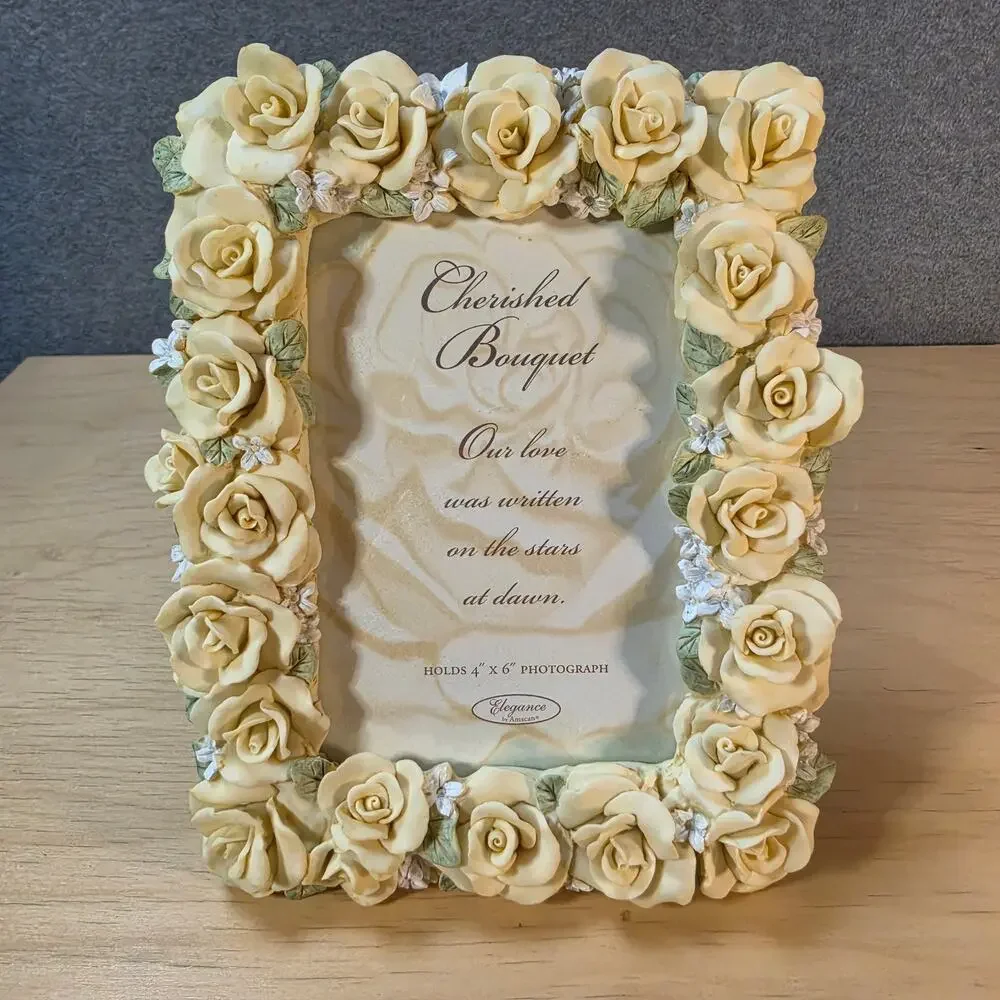 Vintage Elegance by Amscan Cherished Bouquet 4x6 Sculpted Rose Photo Frame